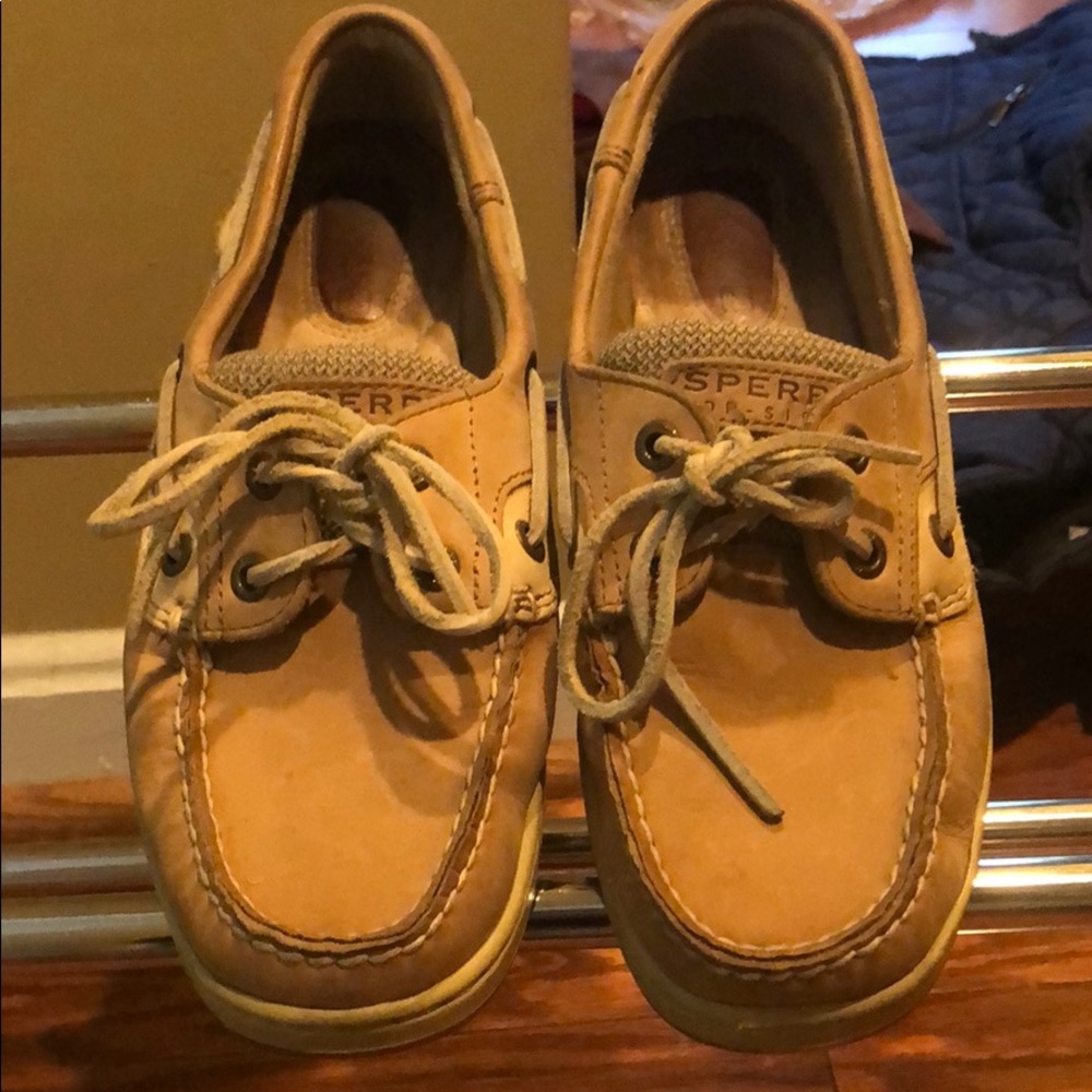 Tan Sperry’s